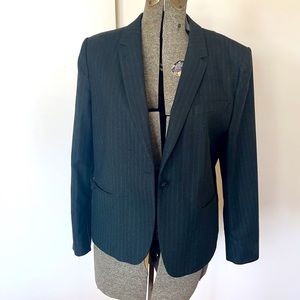 Dries Van Noten pin stripe short blazer
Fits 6-8